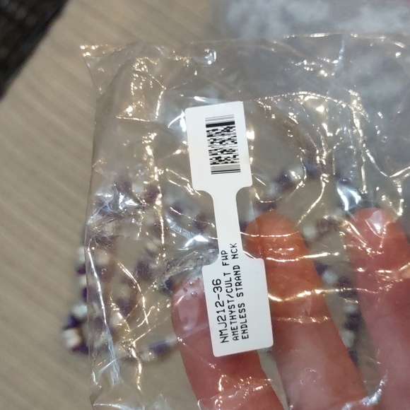 Amethyst and fresh water pearl beaded necklace, new, 36" - Picture 5 of 5